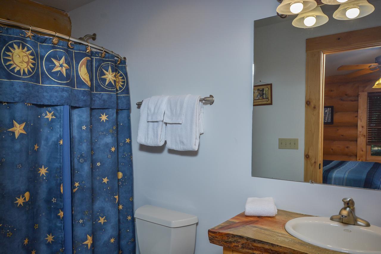 Bear Necessity Four-Bedroom Holiday Home - thumb 30