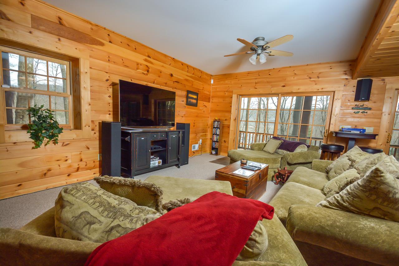 Bear Necessity Four-Bedroom Holiday Home - thumb 10