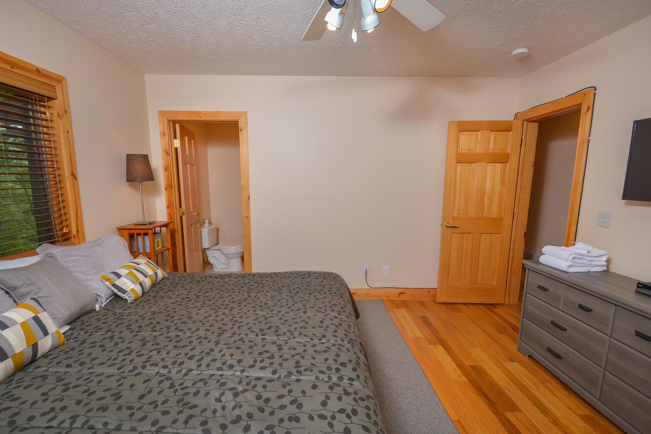 Hootenanny Five-Bedroom Holiday Home - thumb 23