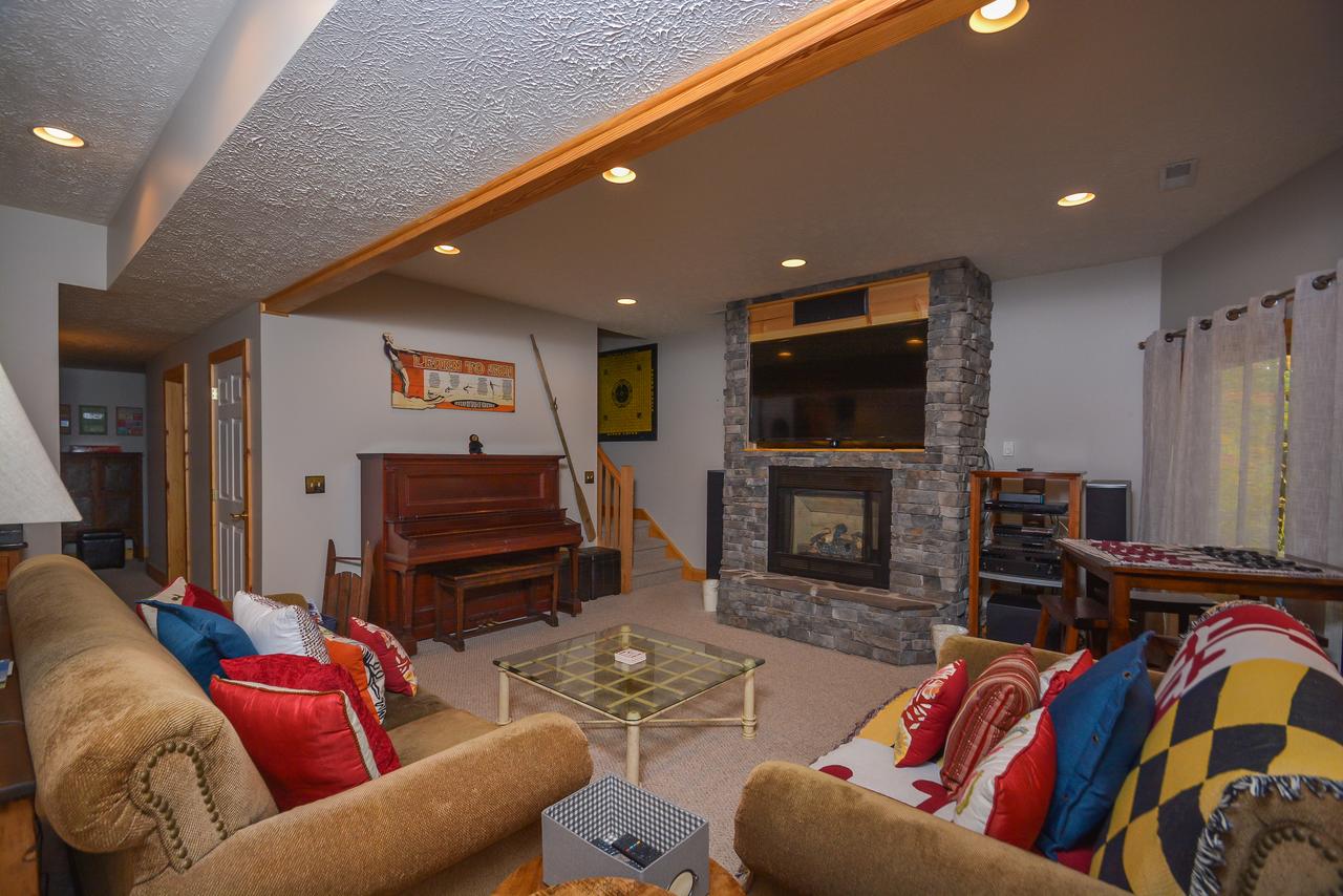 Hootenanny Five-Bedroom Holiday Home - thumb 15