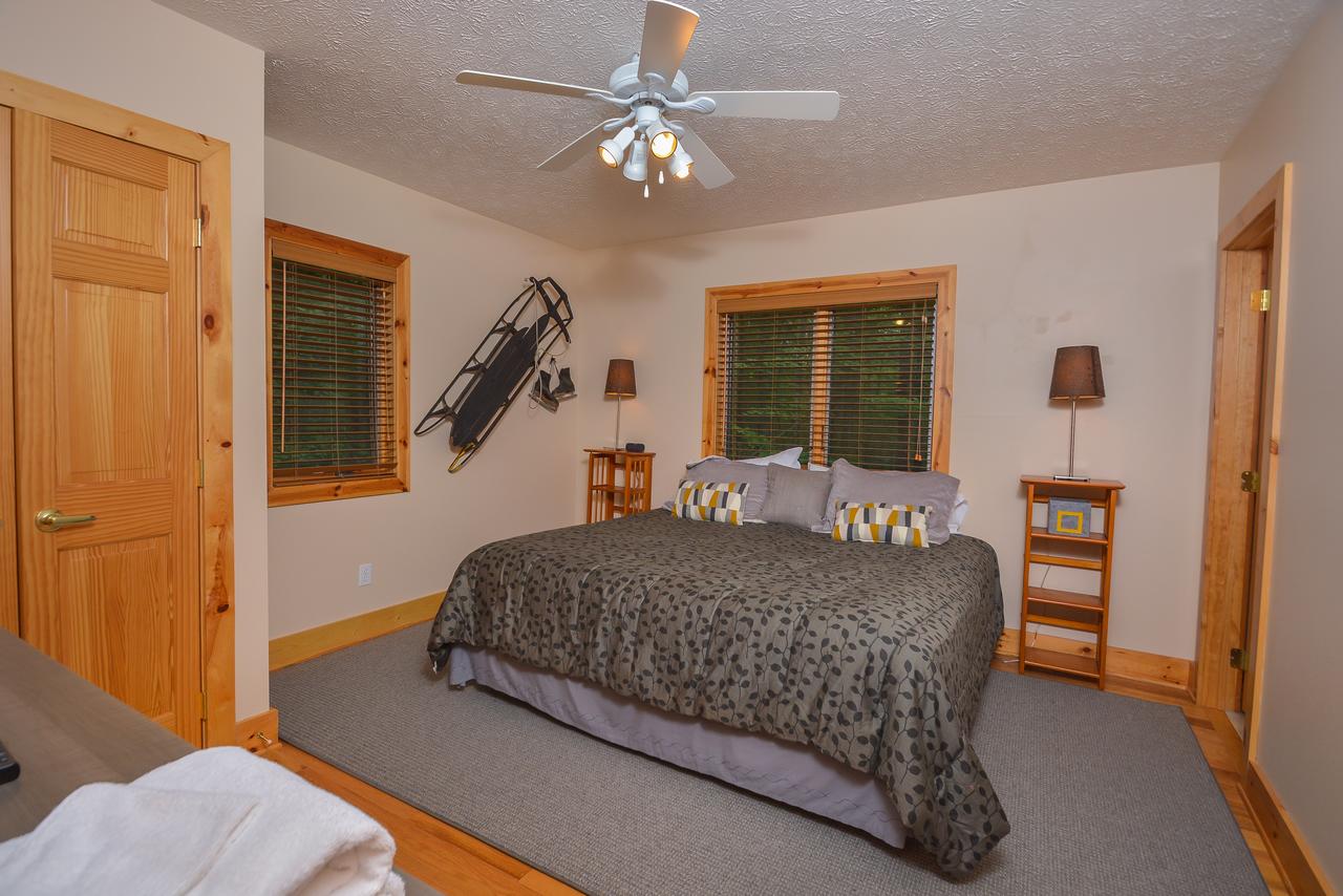 Hootenanny Five-Bedroom Holiday Home - thumb 24