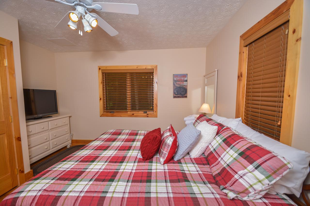 Hootenanny Five-Bedroom Holiday Home - thumb 25