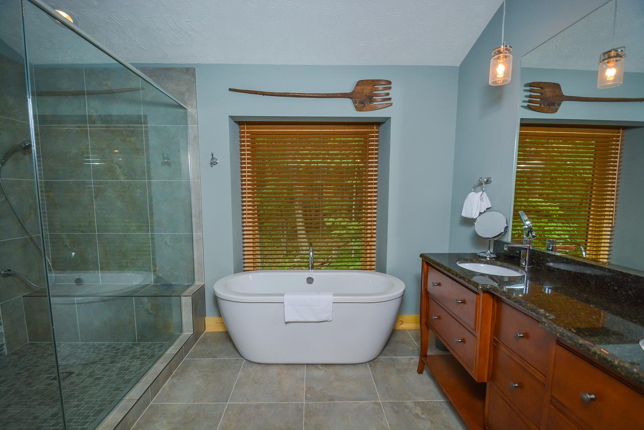 Hootenanny Five-Bedroom Holiday Home - thumb 17