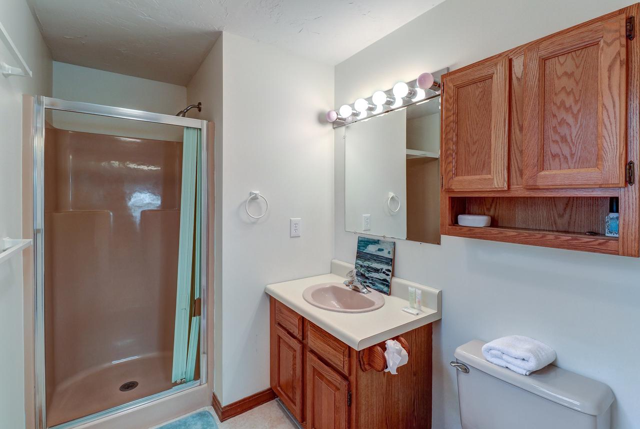 Hyannis Hideaway - thumb 16