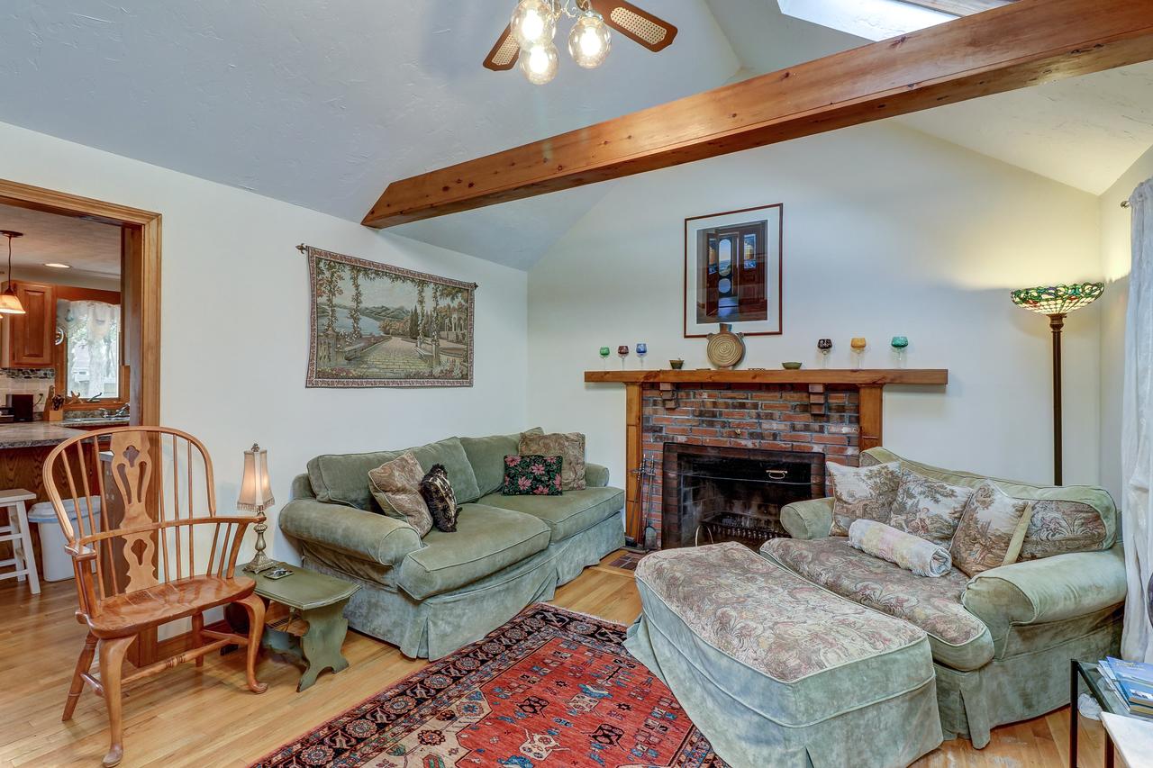 Hyannis Hideaway - thumb 0