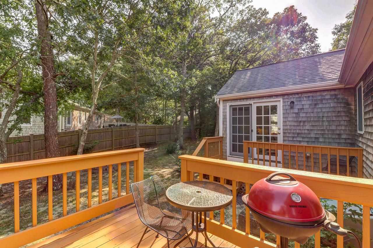 Hyannis Hideaway - thumb 2