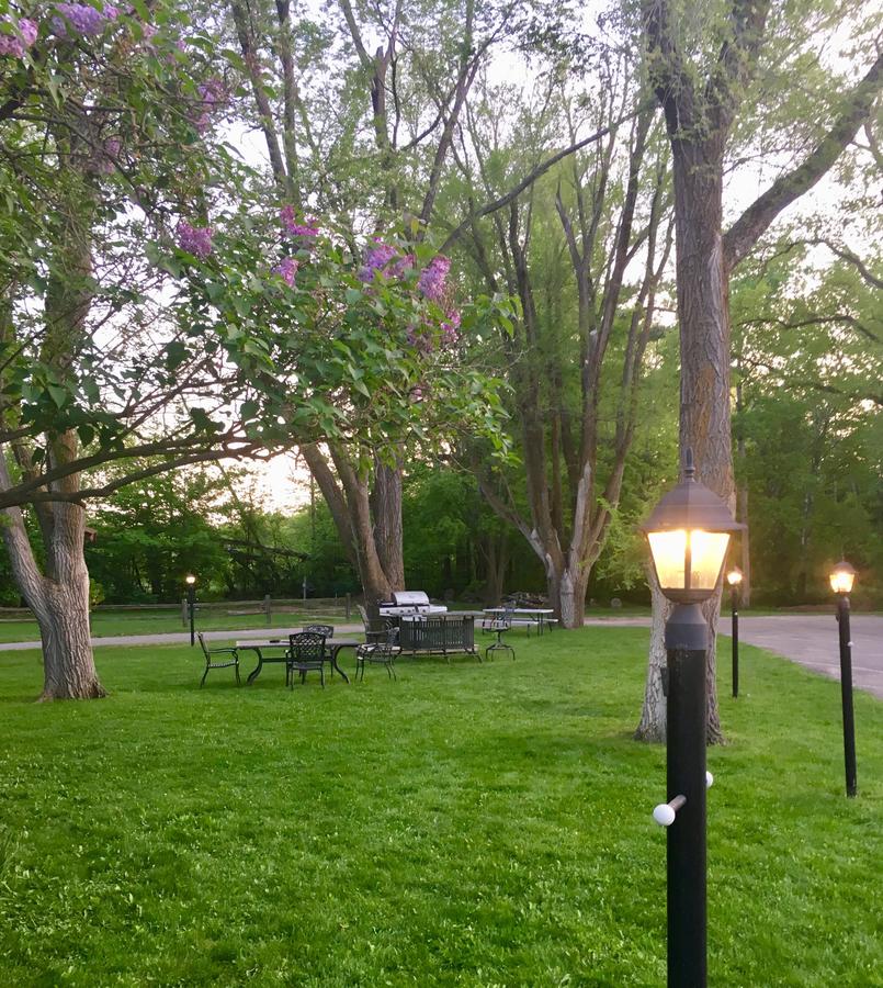 Elk Rapids Lakeshore Inn - thumb 3