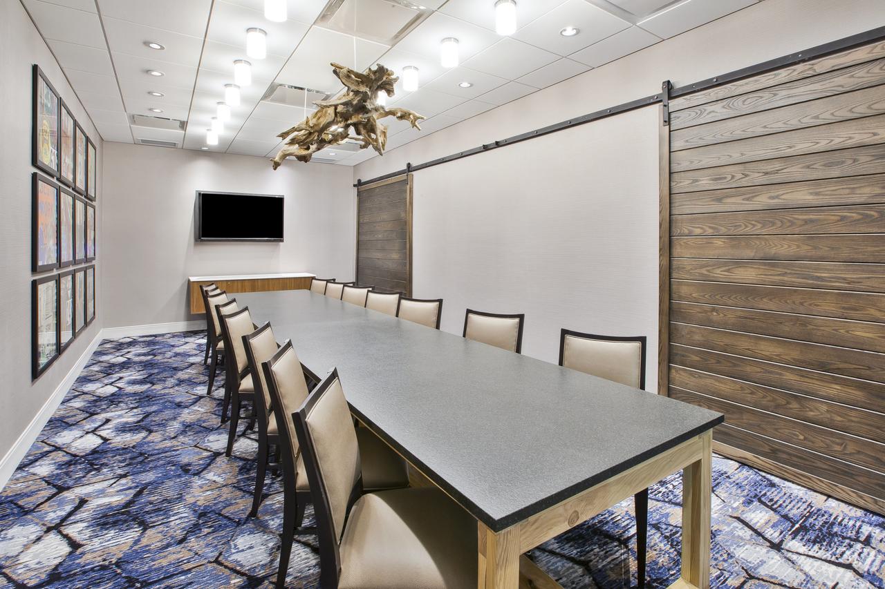 Holiday Inn Express & Suites - Okemos - University Area - thumb 3