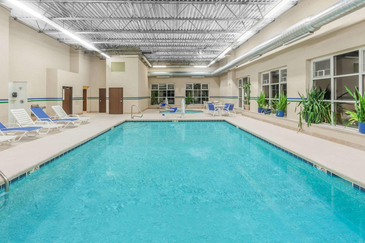 Baymont By Wyndham Grand Rapids N/Walker - thumb 1
