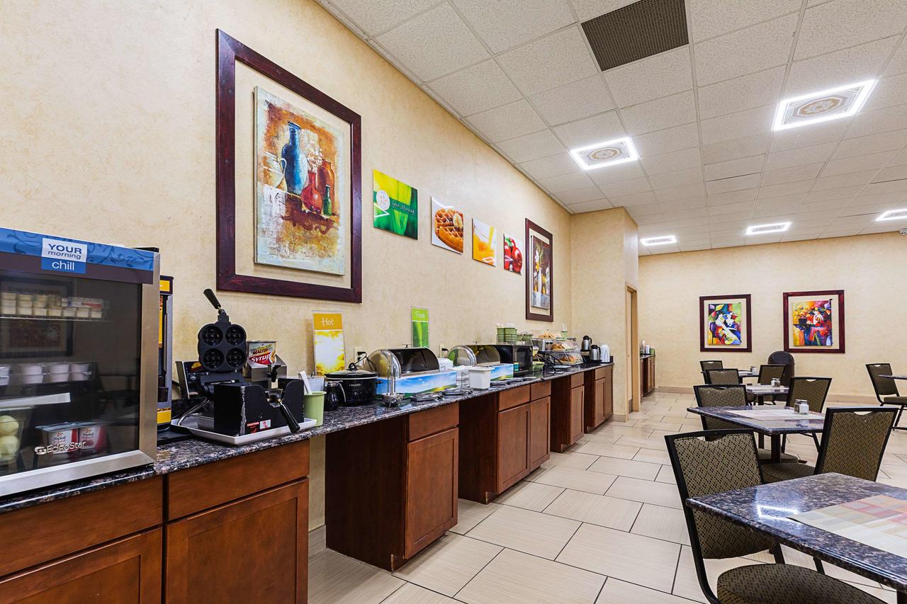 Quality Inn & Suites Coldwater - thumb 32