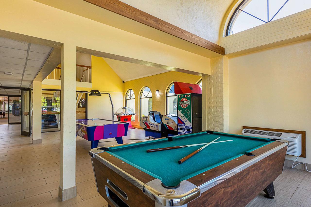 Quality Inn & Suites Coldwater - thumb 4