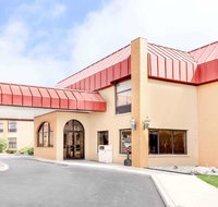 Days Inn  Suites by Wyndham Kalamazoo - Accommodation Los Angeles