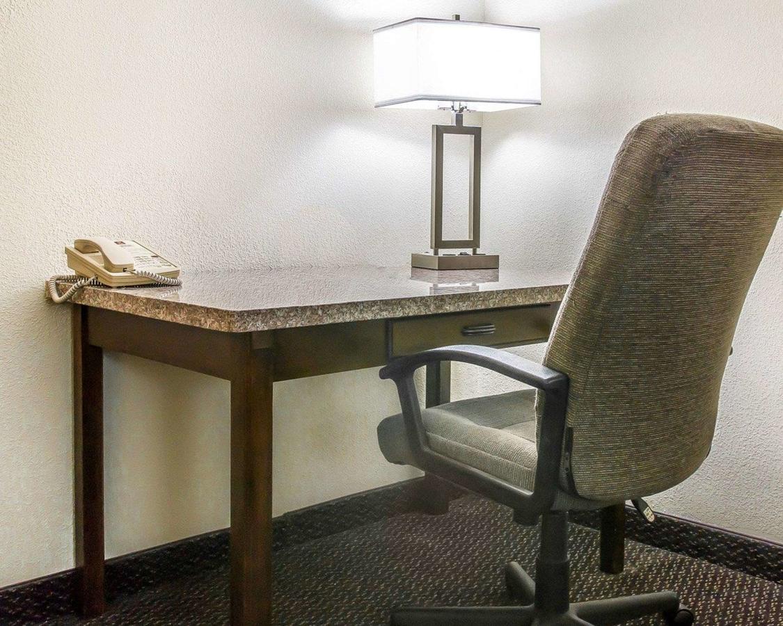 Clarion Inn Kalamazoo - thumb 17