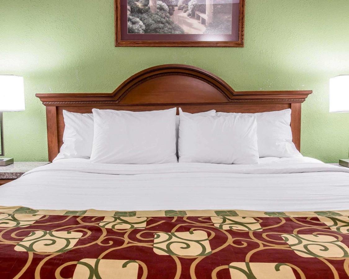 Clarion Inn Kalamazoo - thumb 21