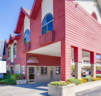 Super 8 by Wyndham Mackinaw City/Beachfront Area - Accommodation Los Angeles