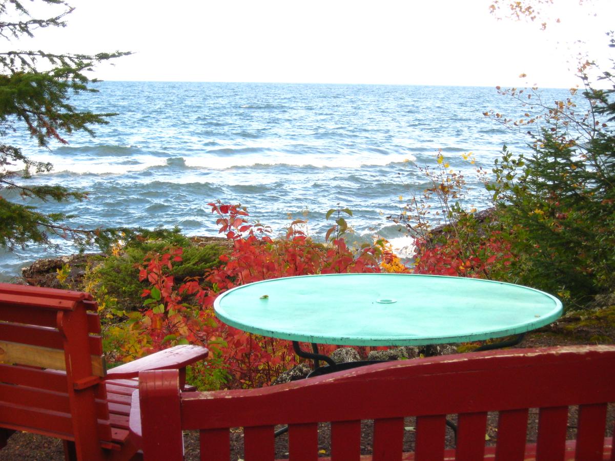 Eagle Lodge Lakeside Cabin 10 - thumb 5