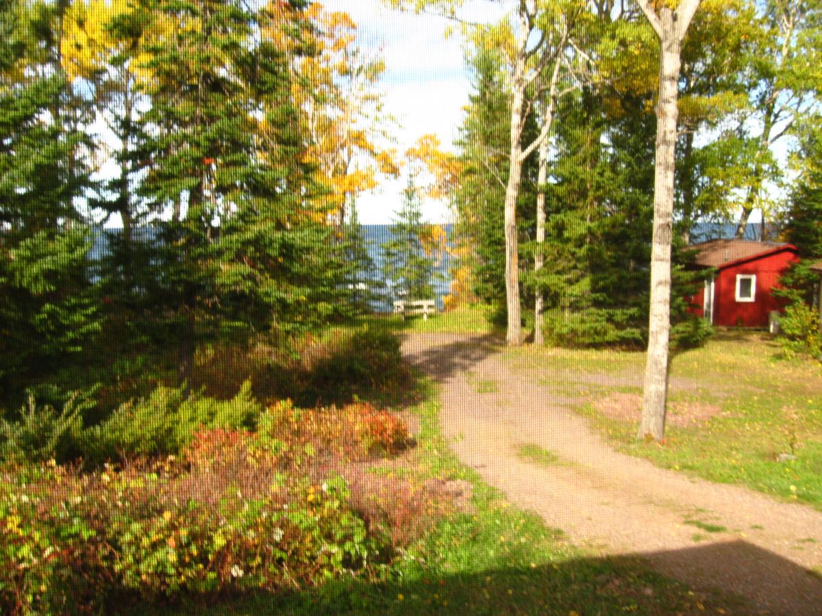 Eagle Lodge Lakeside Cabin 10 - thumb 4