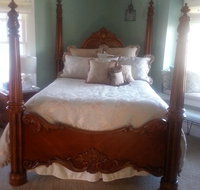 Festive West Bed  BreakFest - Accommodation Los Angeles