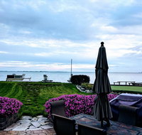 Lakefront with Pool Putting Green Entertaining Kitchen Master Suite  Views - Accommodation Los Angeles