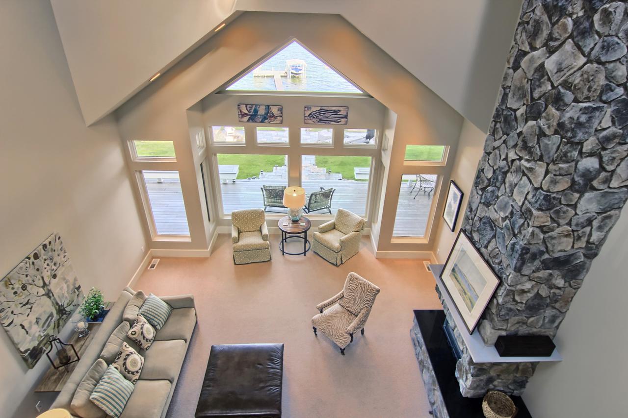 Lake Charlevoix Estate - thumb 15