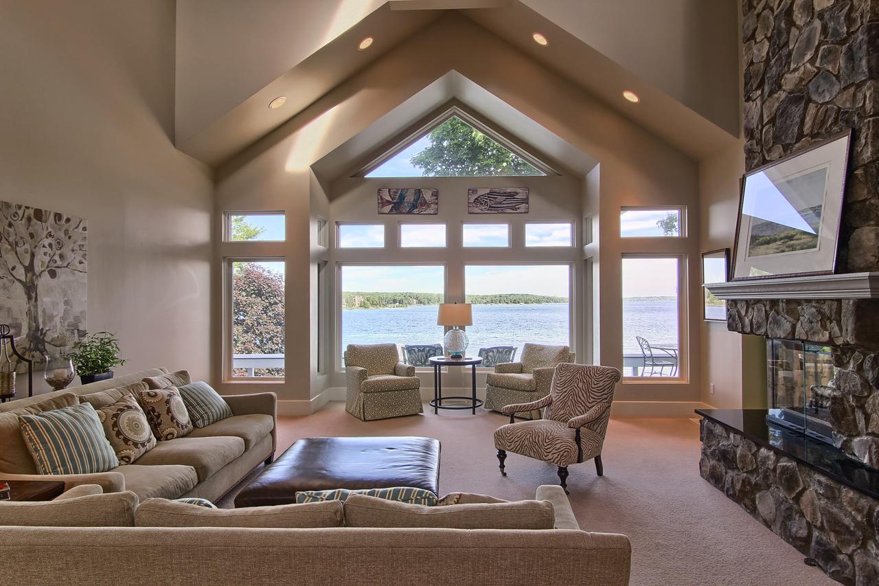 Lake Charlevoix Estate - thumb 18