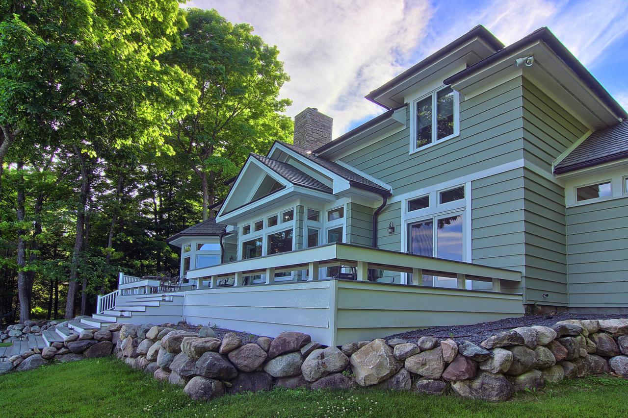 Lake Charlevoix Estate - thumb 10