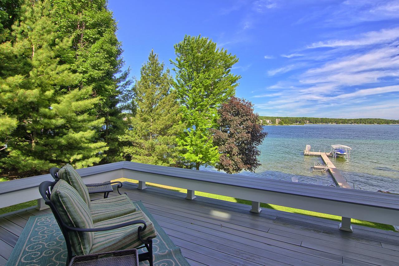 Lake Charlevoix Estate - thumb 25