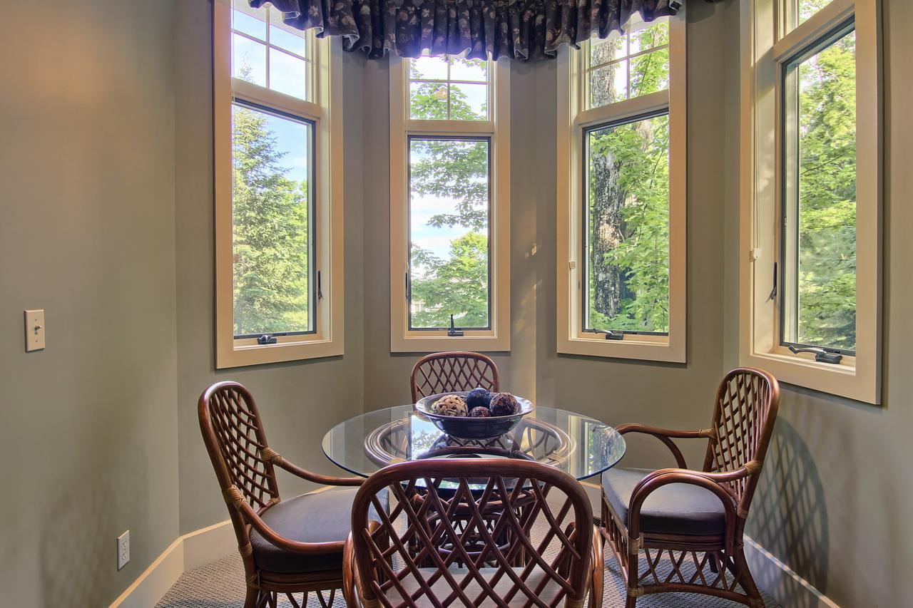 Lake Charlevoix Estate - thumb 26