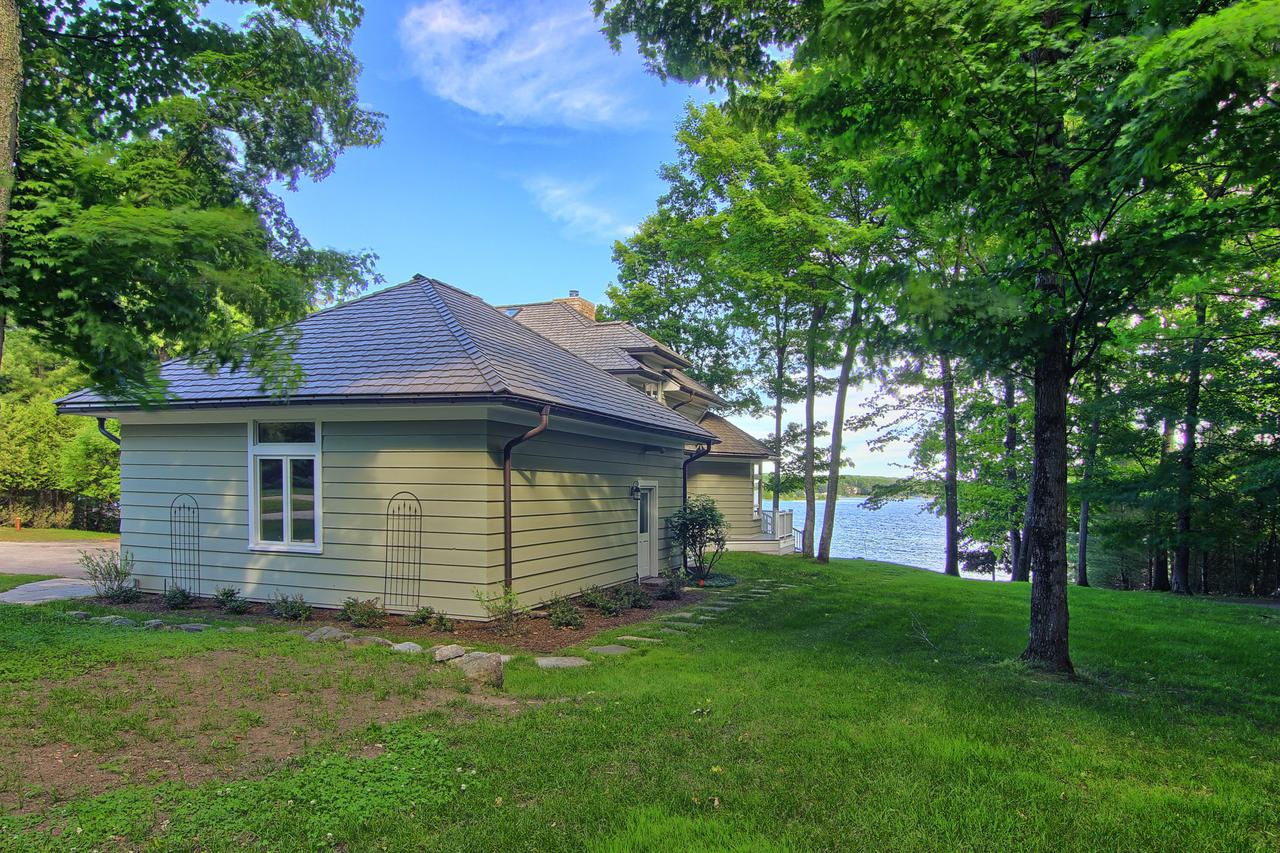 Lake Charlevoix Estate - thumb 43