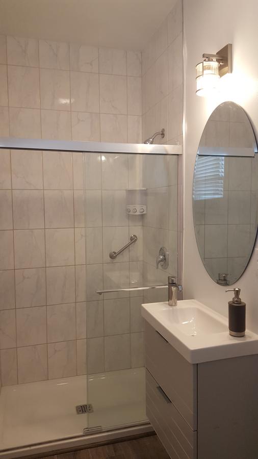 Devils Lake Inn - thumb 2