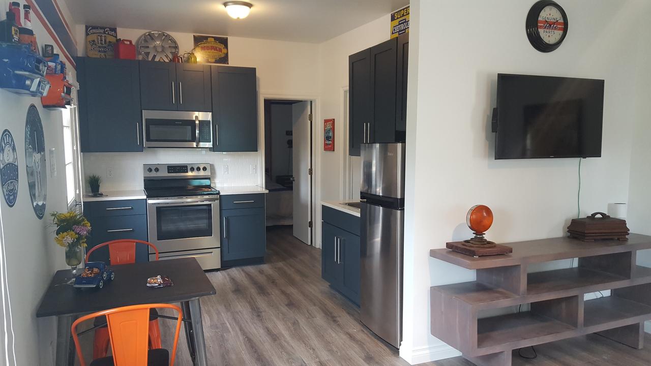 Devils Lake Inn - thumb 1