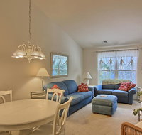 Charlevoix Creekside Condo - Accommodation Los Angeles
