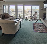 Lake View Condo - Accommodation Los Angeles
