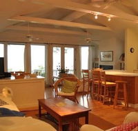 Union Pier Sawyer Lake House Cottage - Accommodation Los Angeles