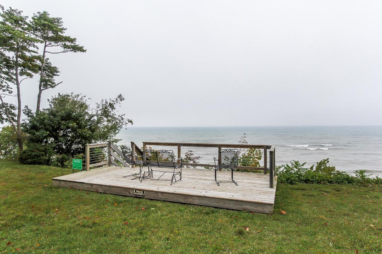 Lakeshore Retreat - thumb 0