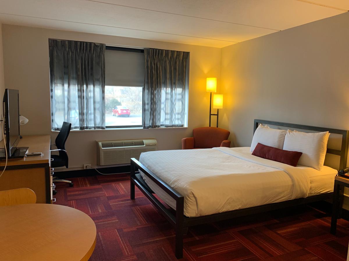 University Inn - thumb 12
