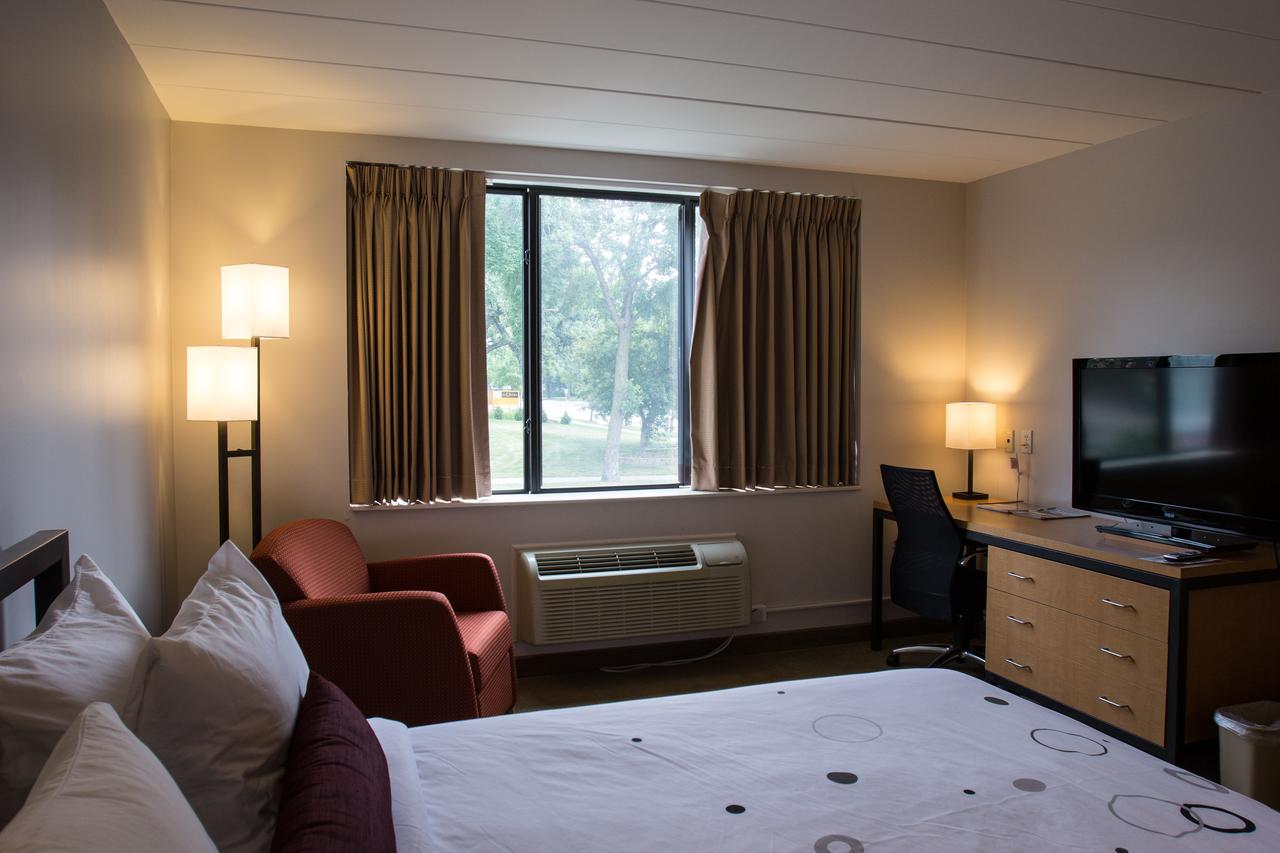 University Inn - thumb 30