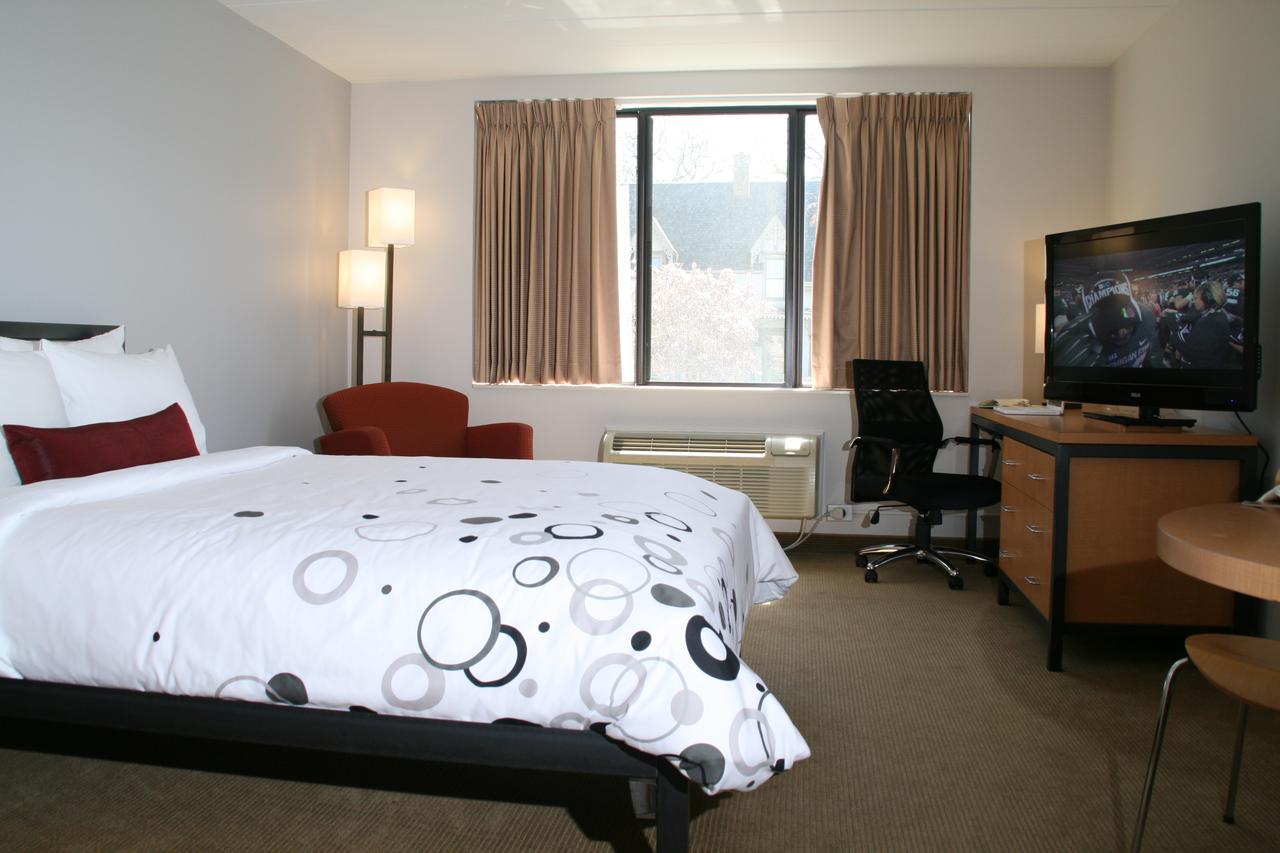 University Inn - thumb 19