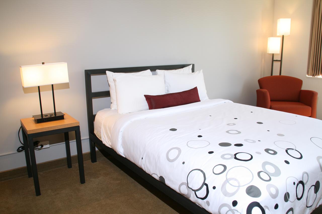 University Inn - thumb 31