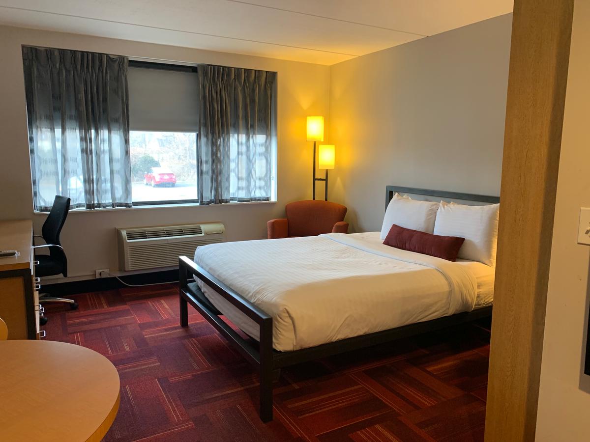 University Inn - thumb 16