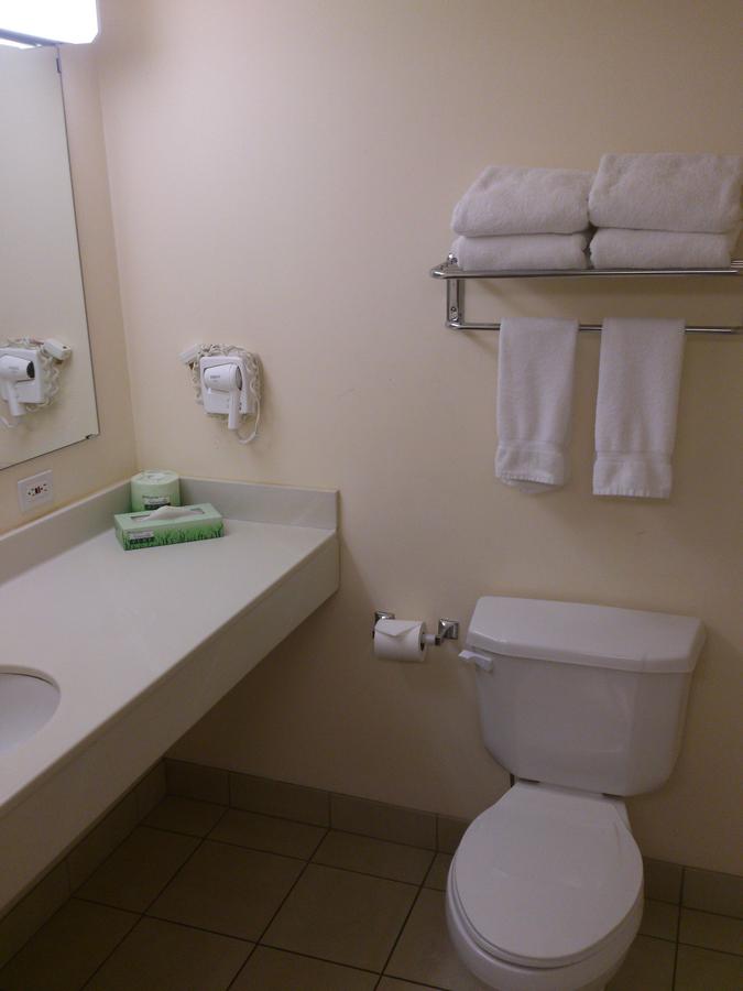 University Inn - thumb 26