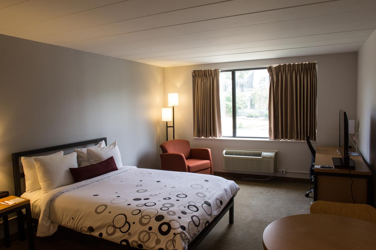 University Inn - thumb 23