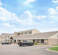 Baymont by Wyndham Lakeville - Accommodation Los Angeles