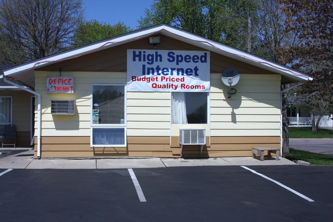 Viking Jr. Motel - thumb 2