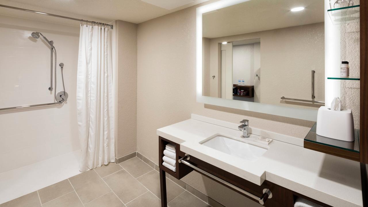 Delta Hotels By Marriott Minneapolis Northeast - thumb 11