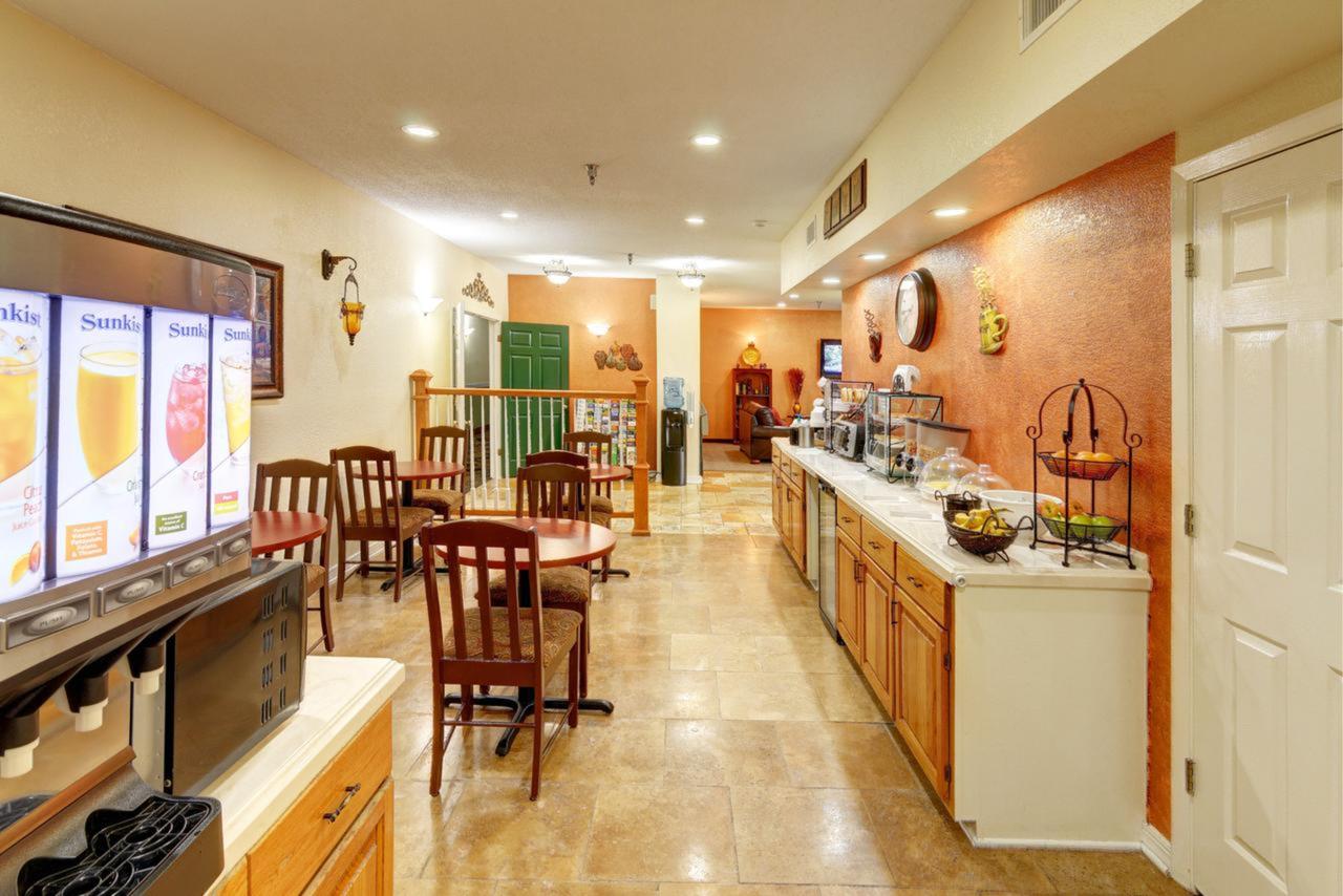 Regency Inn & Suites Biloxi - thumb 7