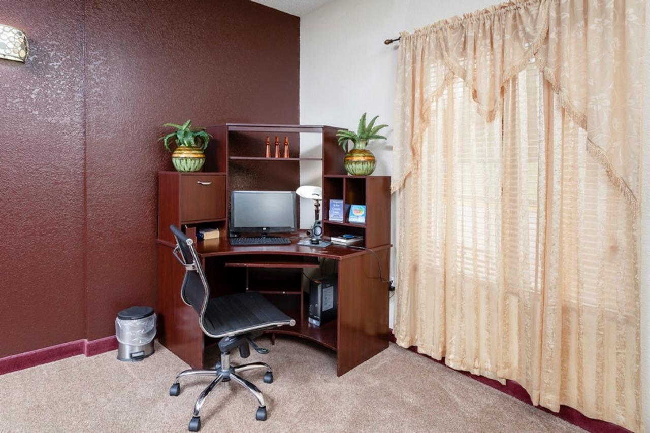 Regency Inn & Suites Biloxi - thumb 19