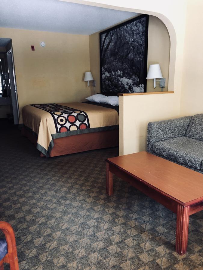 Super 8 By Wyndham Diberville Biloxi Area - thumb 1