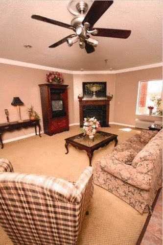 Home Gate Inn & Suites - thumb 7