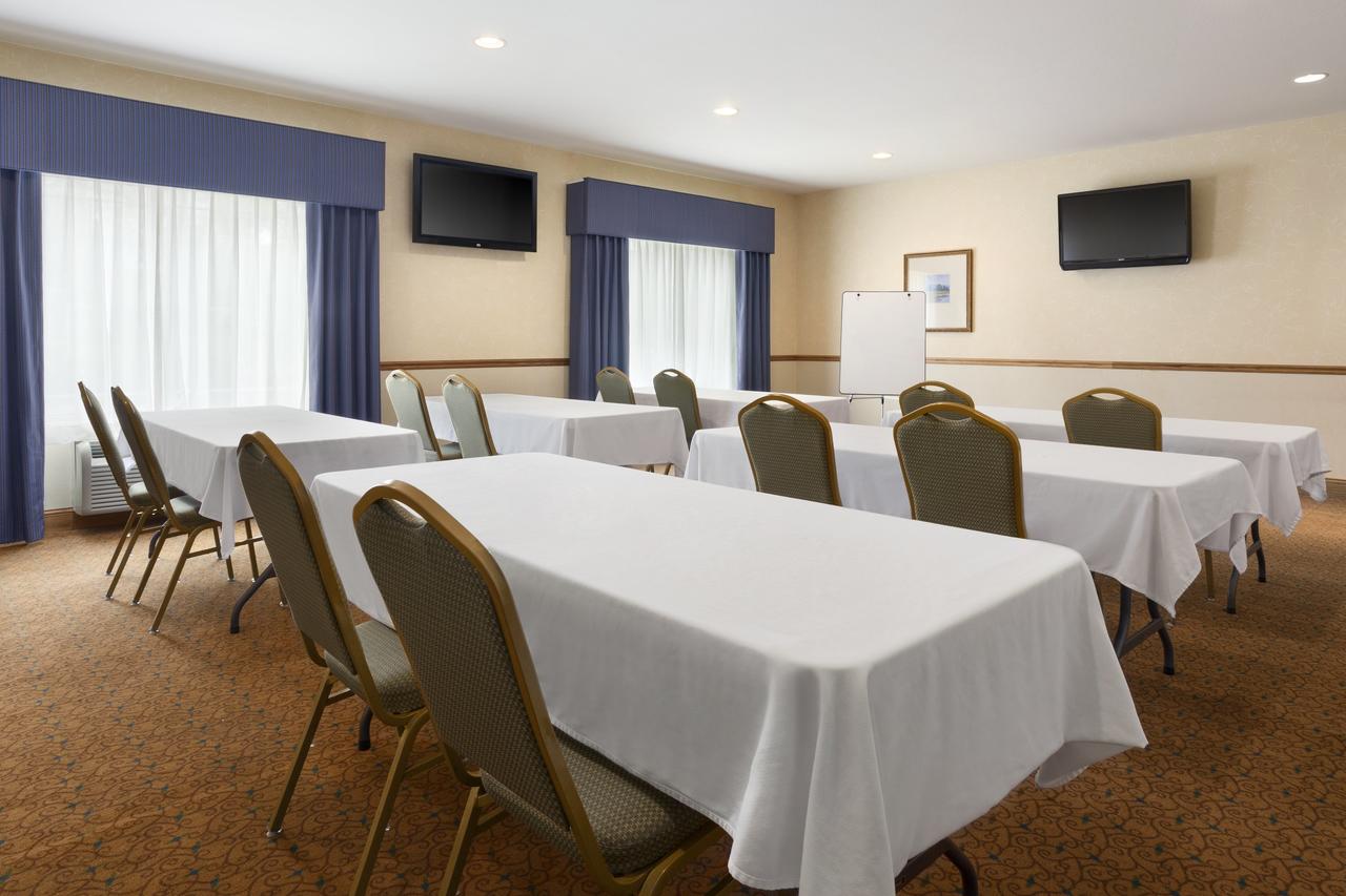 Country Inn & Suites By Radisson, Columbia, MO - thumb 16